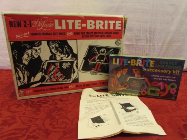 VINTAGE DELUXE LIGHT BRITE WITH PEGS PLUS LITE-BRITE ACCESORY KIT