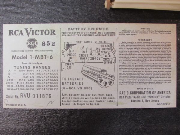 RCA VICTOR 7 BAND BATTERY OPERATED STRATO WORLD RADIO