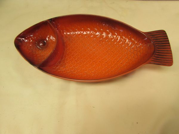 FISH & CHIPS!  VINTAGE U.S.A. MADE DIVIDED & TEXTURED ORANGE GIRIBALDI FISH DISH