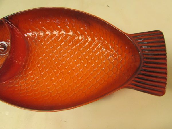 FISH & CHIPS!  VINTAGE U.S.A. MADE DIVIDED & TEXTURED ORANGE GIRIBALDI FISH DISH