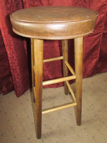 TALL STOOL WITH CUSHIONED SEAT