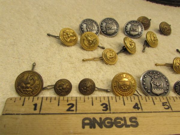 LARGE COLLECTION OF U.S. MILITARY BUTTONS 