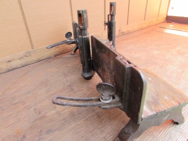 VINTAGE MITER BOX WITH SAW