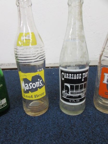 VINTAGE 7UP CRATE AND BOTTLES