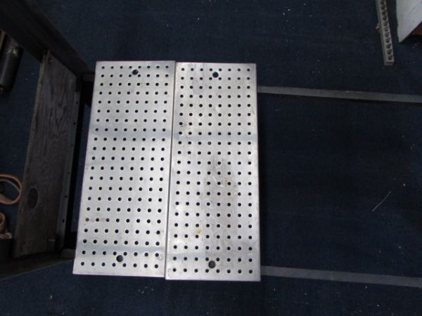 METAL WORK BENCH STAND
