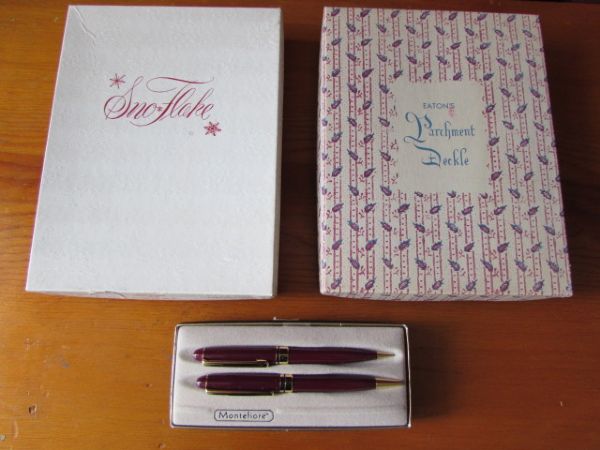 END TABLE WITH DRAWER WITH NEW IN BOX MONTEFIORE PEN & PENCIL SET & STATIONARY 