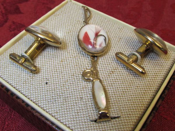 VINTAGE MOTHER OF PEARL CUFF LINK & TIE CLASP WITH FISHING FLIES - NEW!