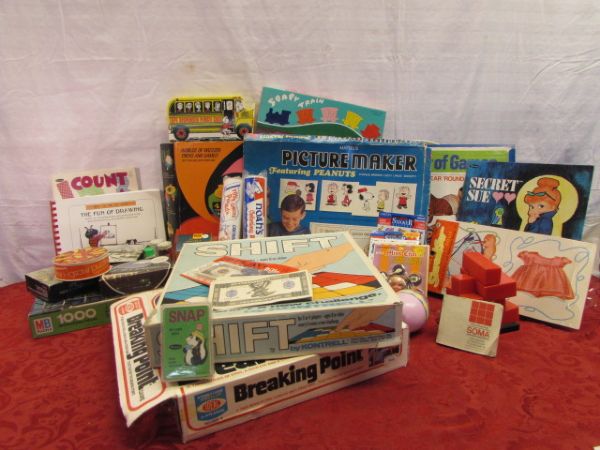 HOURS OF  ACTIVITIES FOR BOYS & GIRLS  - PAPER DOLLS,  COLORING ROLL, GAMES, PUZZLES, PLAY MONEY & MORE