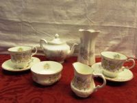 ELEGANT ROYAL TARA FINE CHINA TEA SET - POT, CUPS & SAUCERS, CREAMER & SUGAR BOWL & VASE
