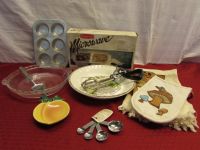 PYREX & CERAMIC PIE PLATES, HAND MIXER, NEW SS MEASURING SPOONS, DISH TOWELS, OVEN MIT, MICROWAVE DISH & MORE