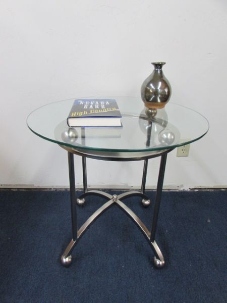 MATCHING  GLASS END TABLE WITH A NOVEL & A HANDMADE VASE