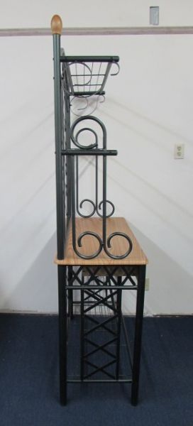 HIGH QUALITY, ATTRACTIVE WOOD & FOREST GREEN METAL BAKER'S RACK