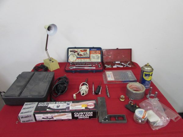 COLLECTION OF HOBBY AND CRAFTING TOOLS.