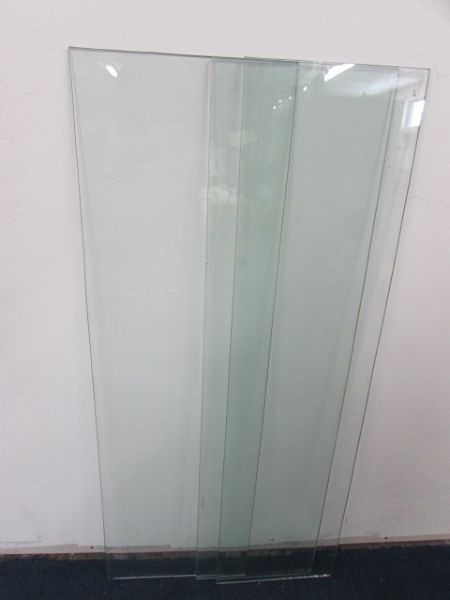 THREE TEMPERED GLASS FOR SHELVING.