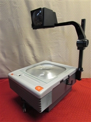 VERY NICE 3M OVERHEAD PROJECTOR - GREAT FOR ART OR SCHOOL