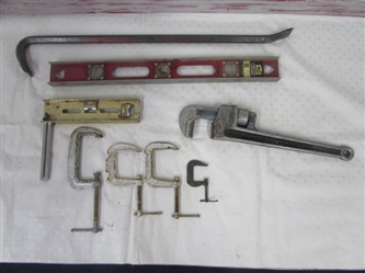 EXPENSIVE ALUMINUM PIPE WRENCH, SQUARE LEVEL, CROW BAR & C CLAMPS