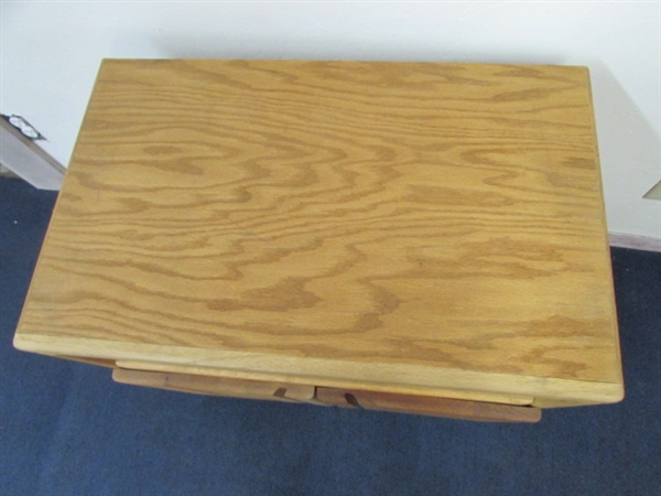 MATCHING OAK END TABLE, PRINTER TABLE, TV OR OTHER GREAT ITEM TABLE!