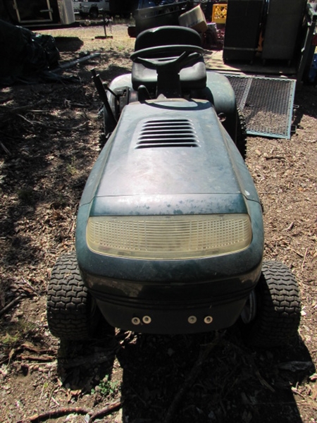 HEAD TO THE RACES WITH THIS 6 SPEED CRAFTSMAN LAWNMOWER