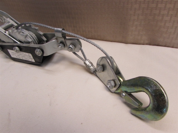 NICE TWO TON CABLE PULLER COME ALONG WITH CHAIN & CHAIN CONNECTORS 
