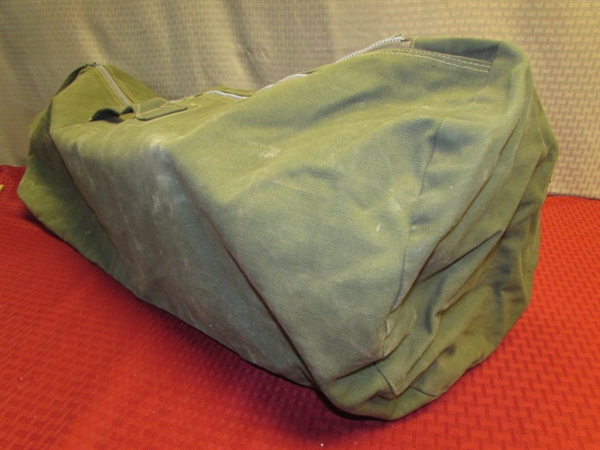 GREAT FOR HUNTING OR CAMPING - LARGE HEAVY DUTY MILITARY CANVAS DUFFLE BAG 