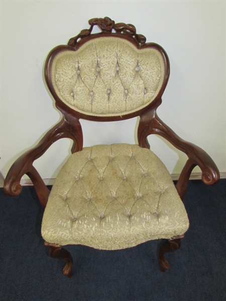 GORGEOUS ANTIQUE MAHOGANY CAPTAINS CHAIR WITH UPHOLSTERED SEAT & CUSHION 