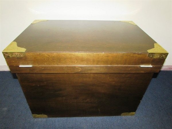 VINTAGE CHINESE WOOD & GALVANIZED METAL LINED TEA TRUNK WITH BRASS DETAILS