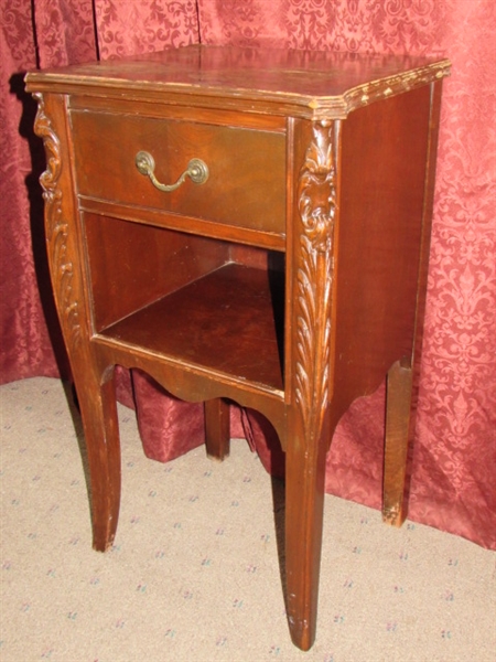 WONDERFUL VINTAGE NIGHT STAND WITH CARVED DETAILS 