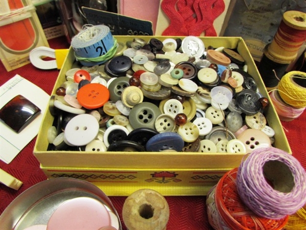 SEWING BASKET W/ VINTAGE WISS SCISSORS, BUTTON COLLECTION, METAL & WOOD SPOOLS OF THREAD & MUCH MORE
