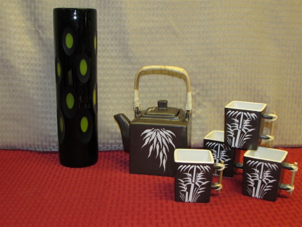 STUNNING BLACK & GREEN GLASS VASE & BAMBOO EMBELLISHED TEA POT W/ CUPS