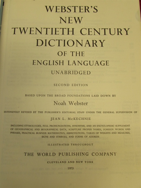 GIANT 1973 DELUXE COLOR EDITION WEBSTER'S NEW TWENTIETH CENTURY DICTIONARY