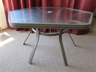 ENOUGH ROOM FOR A FAMILY PICNIC! VERY NICE GLASS TOP PATIO TABLE 