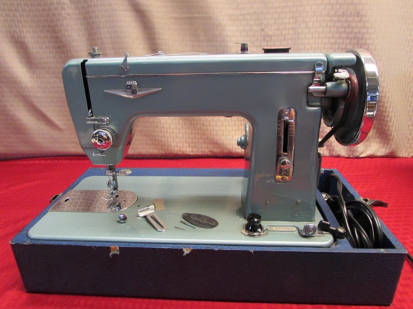 BEAUTIFUL 1950'S STEEL BLUE MONTGOMERY WARD PORTABLE SEWING MACHINE IN CASE - VERY NICE! ! !