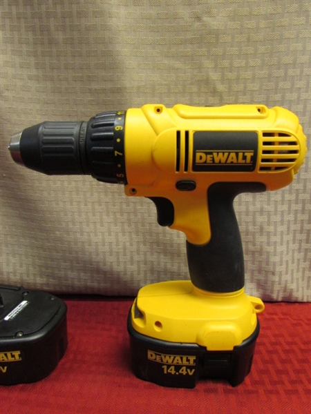 NICE DEWALT 14.4V CORDLESS DRILL DRIVER, TWO BATTERIES, CHARGER & CASE