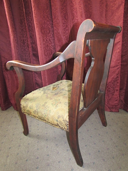 GORGEOUS ANTIQUE OAK ARM CHAIR WITH INTRICATELY LION CARVED VASE BACK & UPHOLSTERED SEAT
