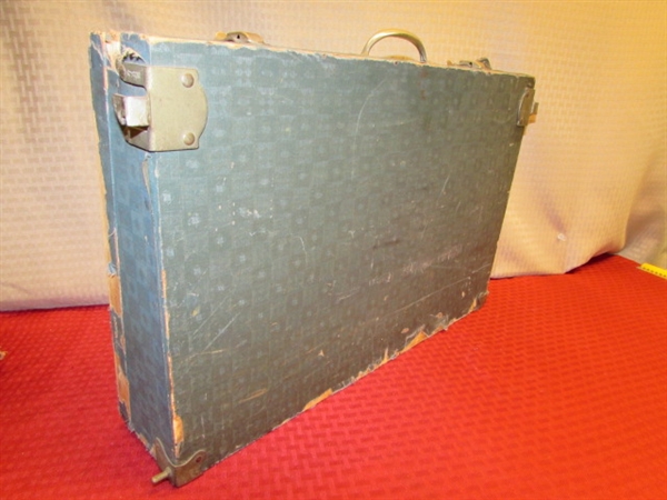 THREE VINTAGE SUITCASES - VERY NICE SKYWAY PLUS A LEATHER TRIM & CANVAS & CANVAS OVER WOOD 