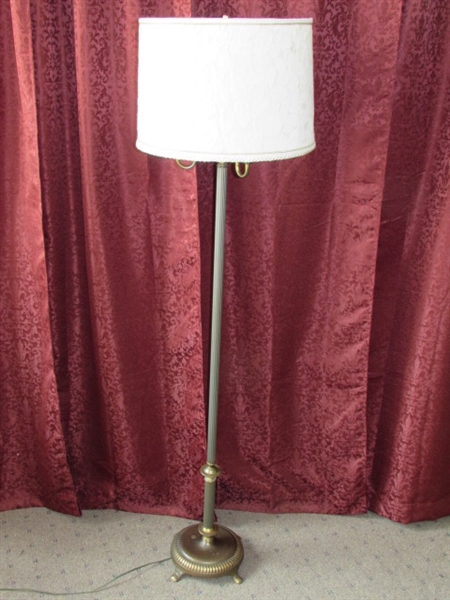 ELEGANT VINTAGE BRASS FLOOR LAMP WITH CANDELABRA STYLE LIGHTS & MILK GLASS SHADE