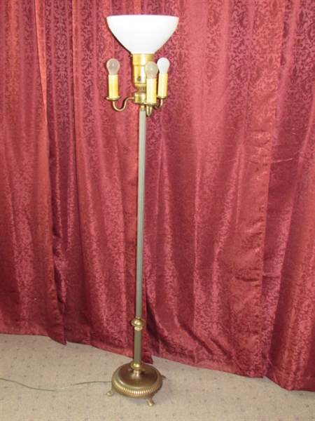 ELEGANT VINTAGE BRASS FLOOR LAMP WITH CANDELABRA STYLE LIGHTS & MILK GLASS SHADE