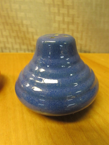 VINTAGE BAUER POTTERY SALT & PEPPER SHAKERS WITH RING DESIGN