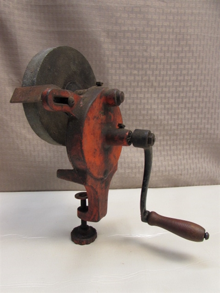 Lot Detail - WORKING VINTAGE CLAMP ON HAND CRANK BENCH GRINDER