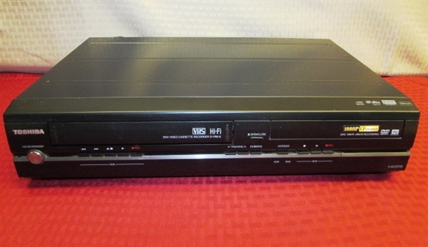 NICE TOSHIBA DVD VIDEO RECORDER/VIDEO CASSETTE RECORDER WITH REMOTES