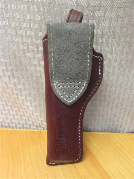 LEE RIFLE LOADER 22/250 REMINGTON, WILSON GAGE, 22 CAL .224 DIA, BOAT TAIL, LEATHER HOLSTER