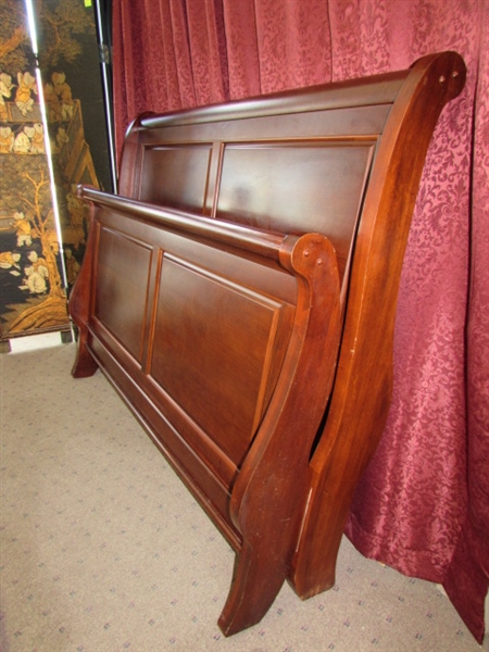 BEAUTIFUL SOLID WOOD SLEIGH BED