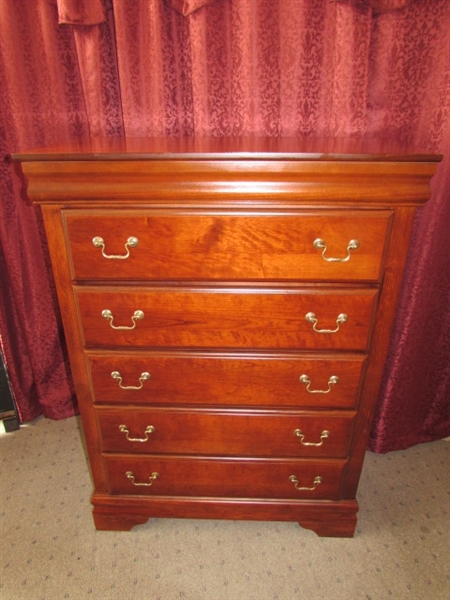NICE TALL CHEST OF DRAWERS