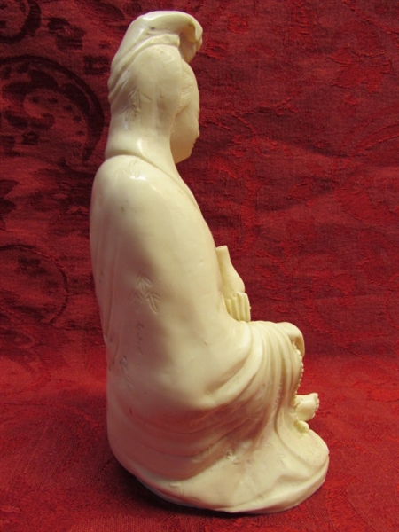 THE GODDESS OF COMPASSION & KINDNESS -LOVELY VINTAGE IVORY RESIN QUAN YIN STATUE 