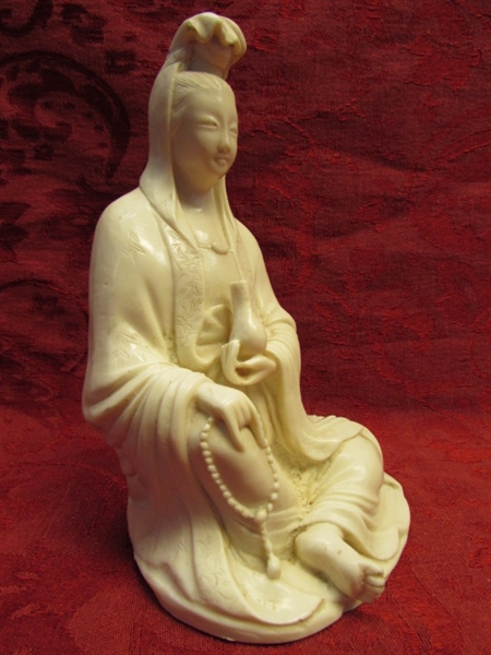 THE GODDESS OF COMPASSION & KINDNESS -LOVELY VINTAGE IVORY RESIN QUAN YIN STATUE 