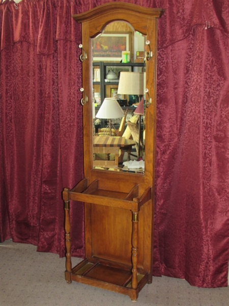 ELEGANT HALL TREE WITH BEVELED GLASS MIRROR & TURNED & BRASS FINISH DETAILS