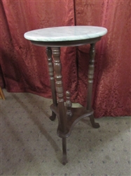LOVELY VINTAGE MARBLE  HALL TABLE