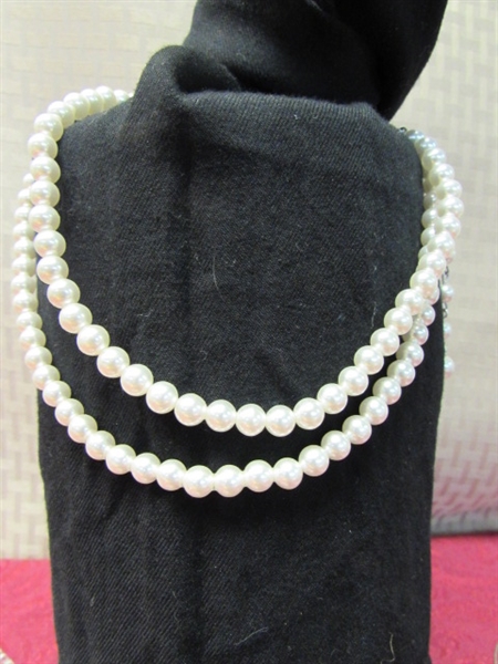 ARE YOU SILVER, GOLD OR SIMPLY PEARLS?  WE HAVE YOU COVERED IN THIS ELEGANT JEWELRY LOT