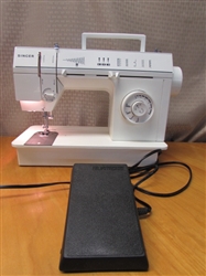 EASY TO USE SINGER SEWING MACHINE WITH MULTIPLE STITCHES