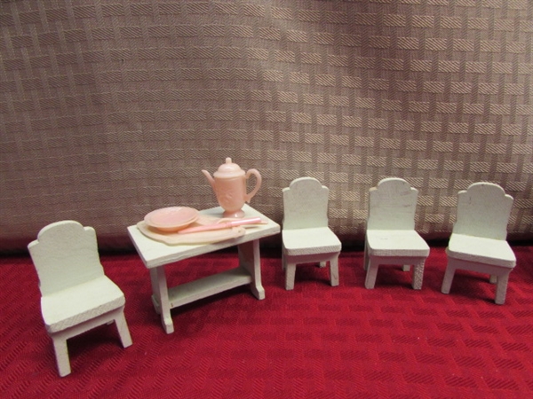 VINTAGE DOLL HOUSE FURNITURE & ACCESSORIES, WOOD & PLASTIC FOR THE KITCHEN, DINING ROOM, LIVING ROOM & MORE
